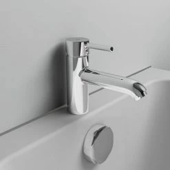 Ideal Standard Ceraline 1 Tap Hole Bath Filler - BC190AA 11 Ideal Standard Ceraline 1 Tap Hole Bath Filler - BC190AA -Bath Taps Shop BC190AA D3 460