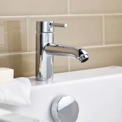 Ideal Standard Ceraline 1 Tap Hole Bath Filler - BC190AA 13 Ideal Standard Ceraline 1 Tap Hole Bath Filler - BC190AA -Bath Taps Shop BC190AA D5 460