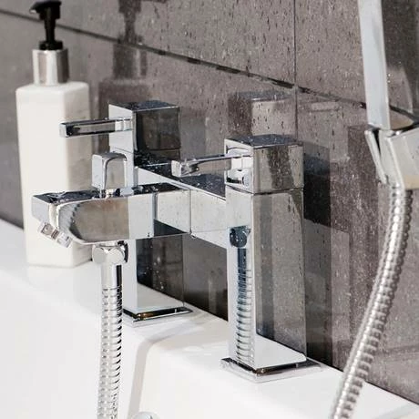 Prime Modern Bath Shower Mixer with Shower Kit - Chrome 4 Prime Modern Bath Shower Mixer with Shower Kit - Chrome - Image 2