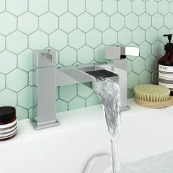 Edge Waterfall Bath Filler